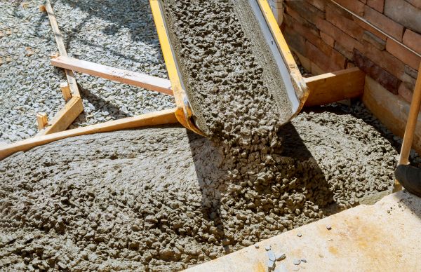 Cement Walkway Pouring in Lynnwood